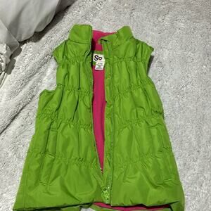 So 7/8 green outer pink fleece lined vest pocket front zip gathered look euc